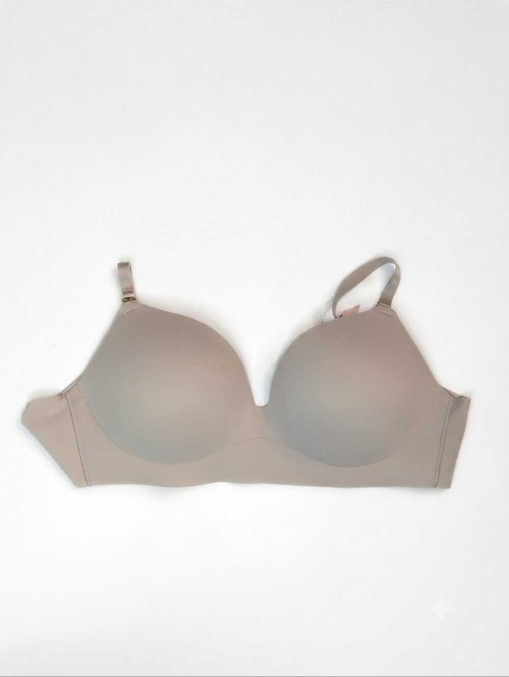 Victoria's Secret Incredible Wireless Pushup Bra Nude 38B New